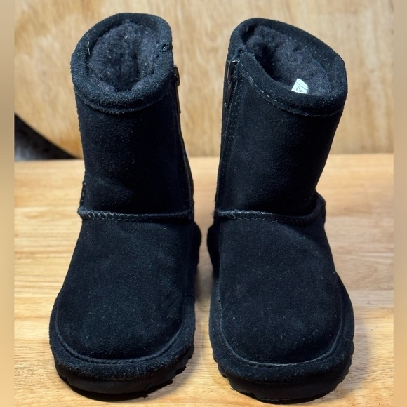 BearPaw Other - BearPaw Elle Toddler Zipper boots//US Toddler size 7